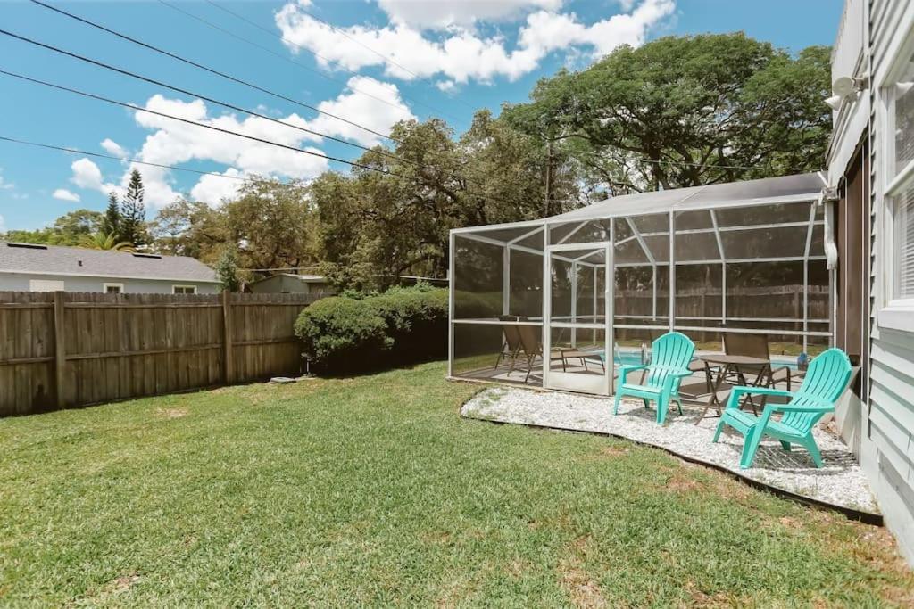 Heated Pool Home Near Beach, Sleeps 14! St. Petersburg Exterior photo